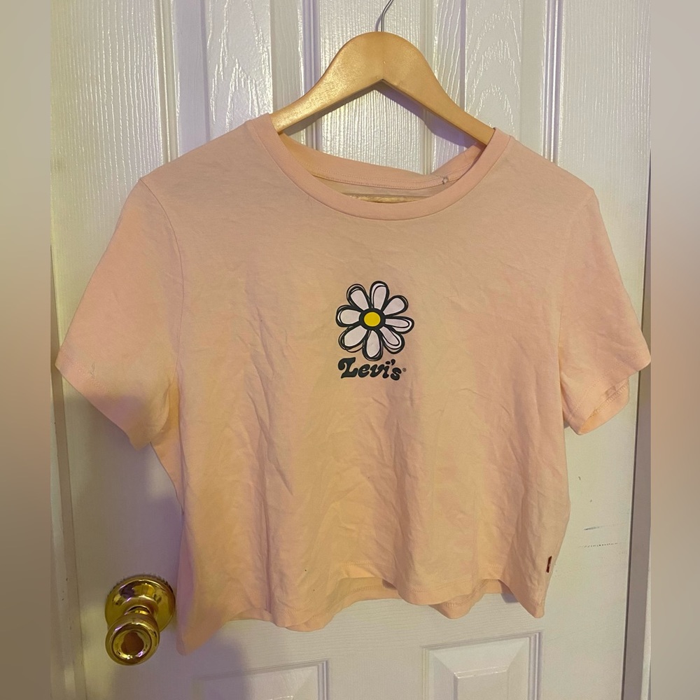 Levi’s Retro Flower Crop Top!🌼